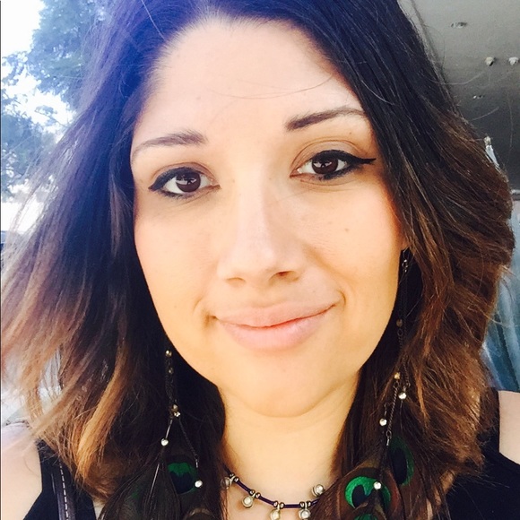 Meet your Posher, Iris - Picture 5 of 6